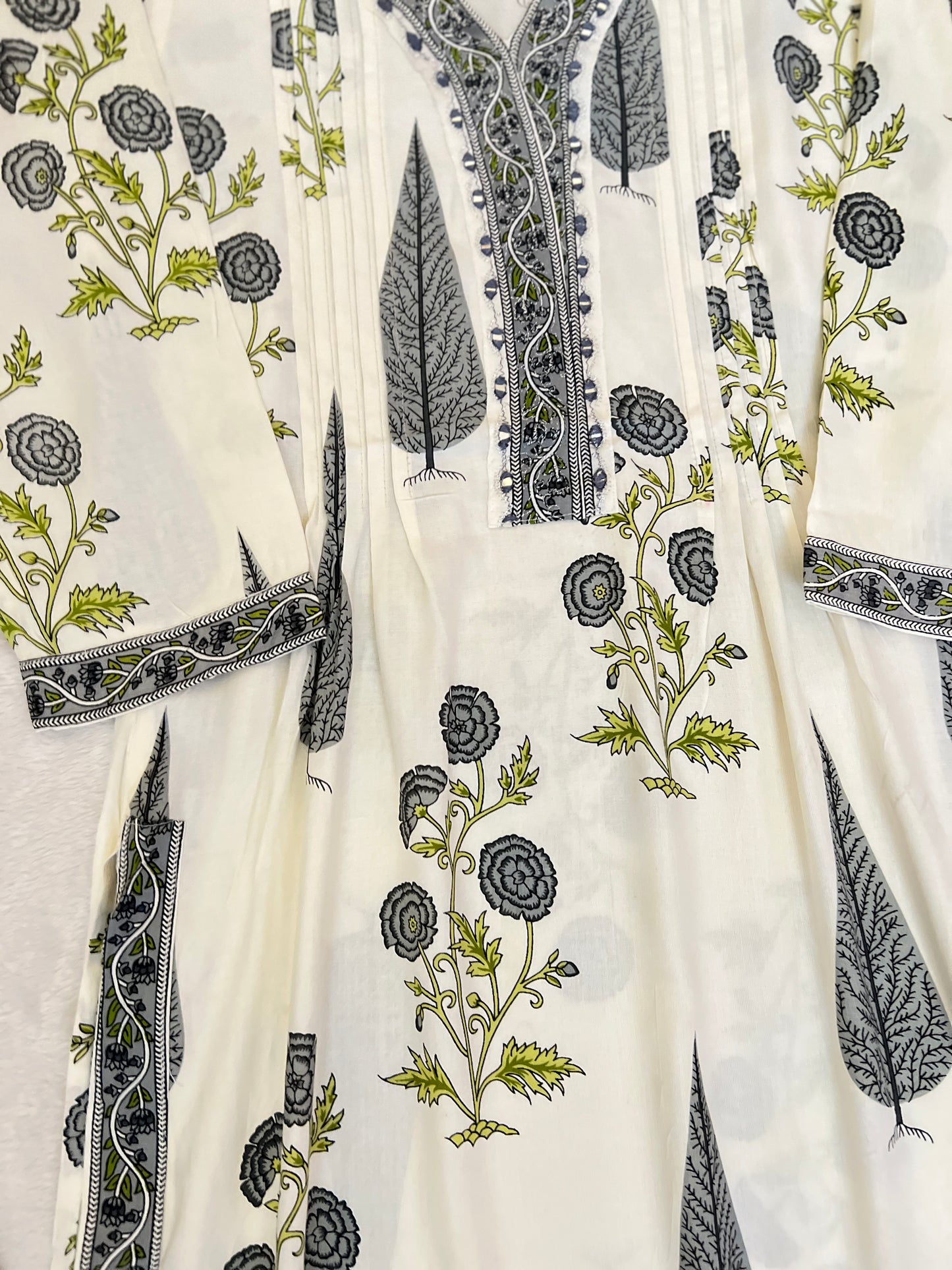 Cotton dress with mirror work on neck