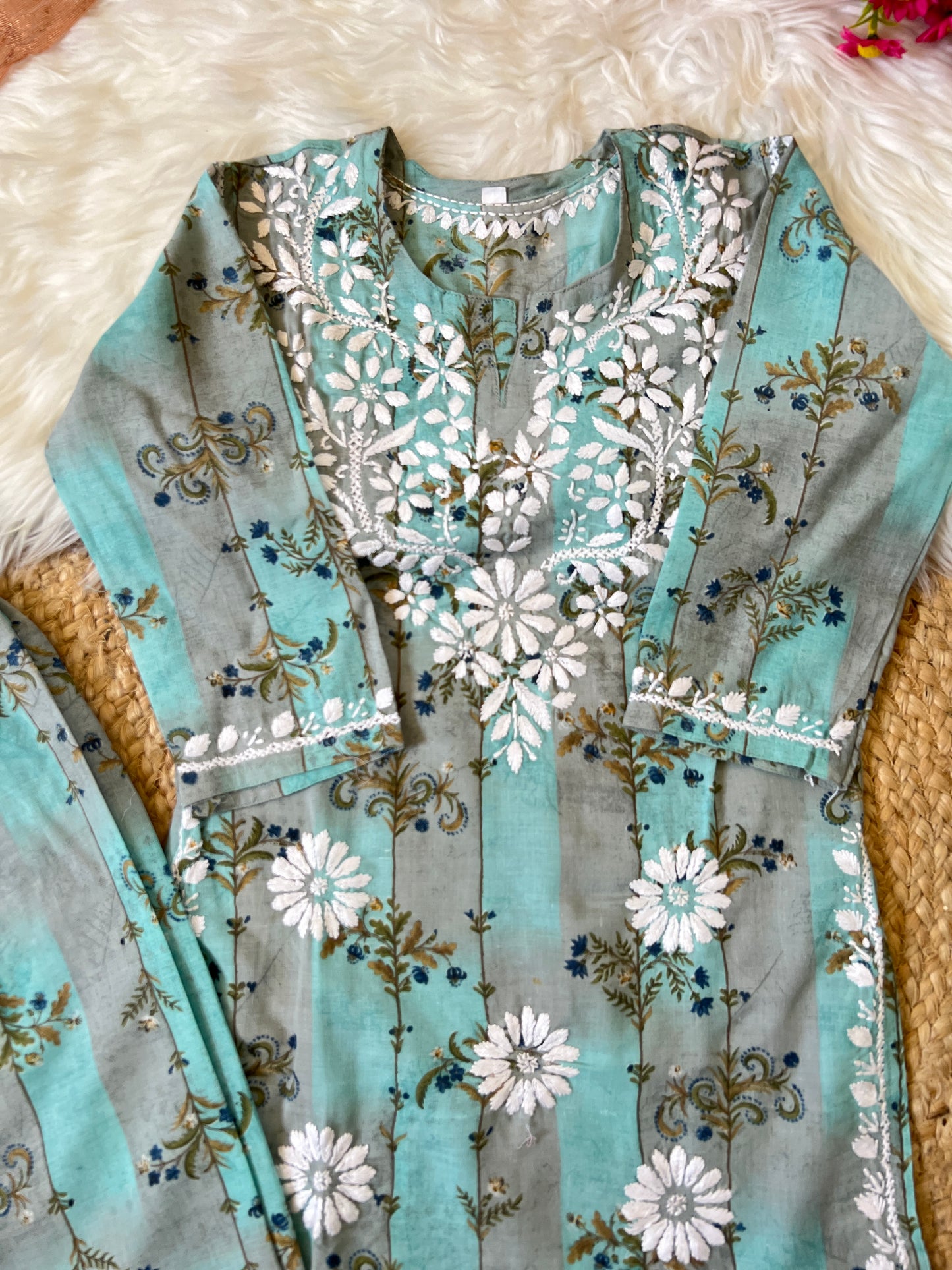 Kids dress chikankari