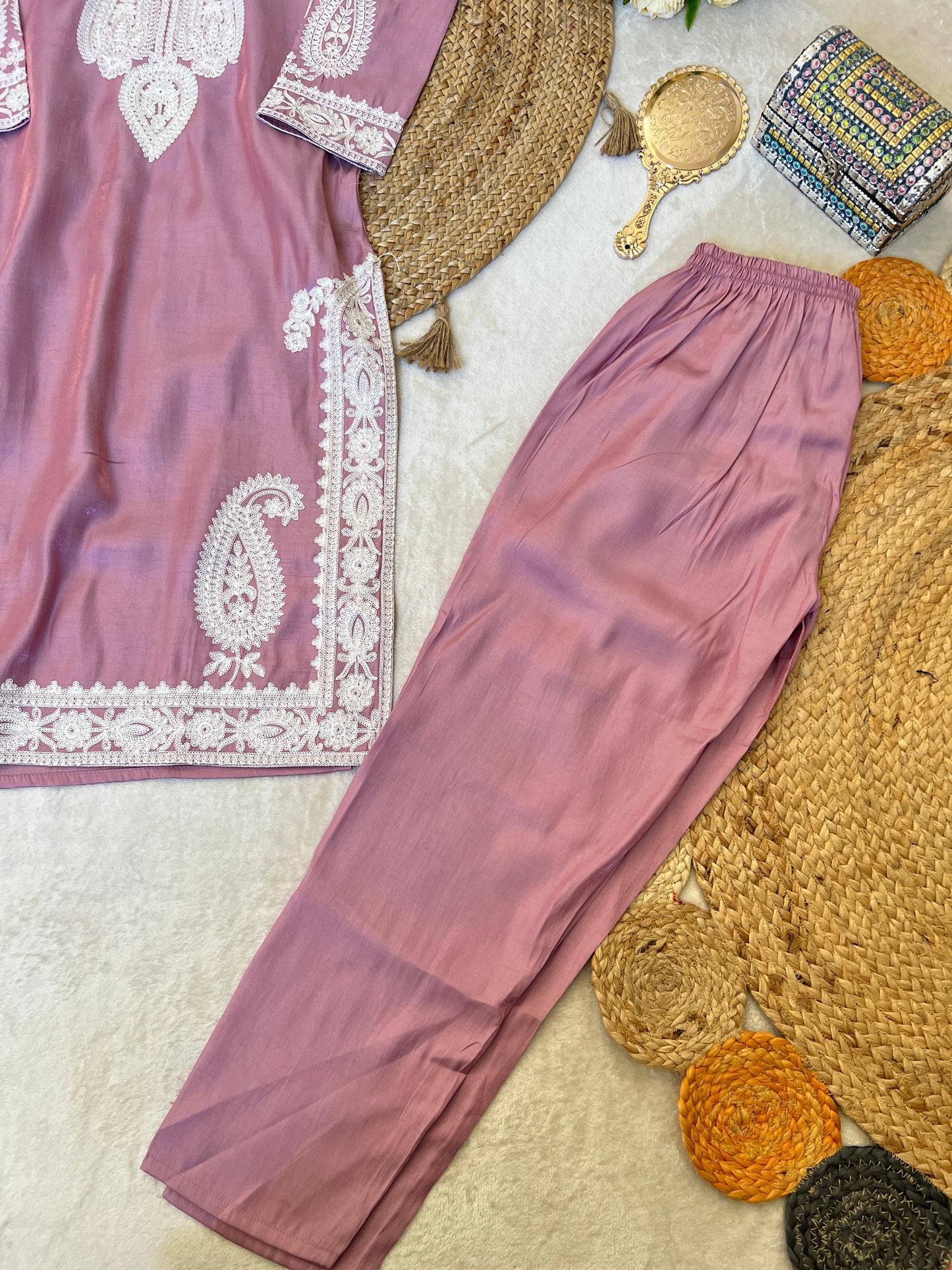 Premium silk blend with natural soft sheen CPRB1044