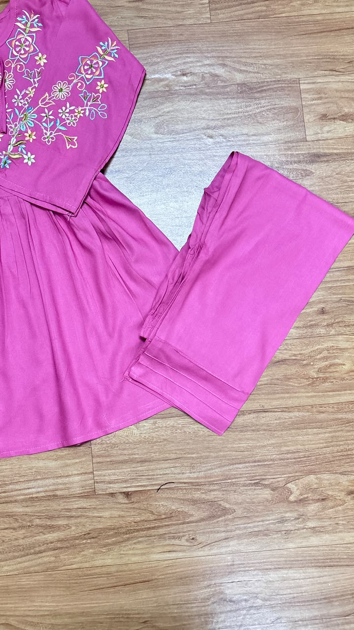 Kids dress with embroidery