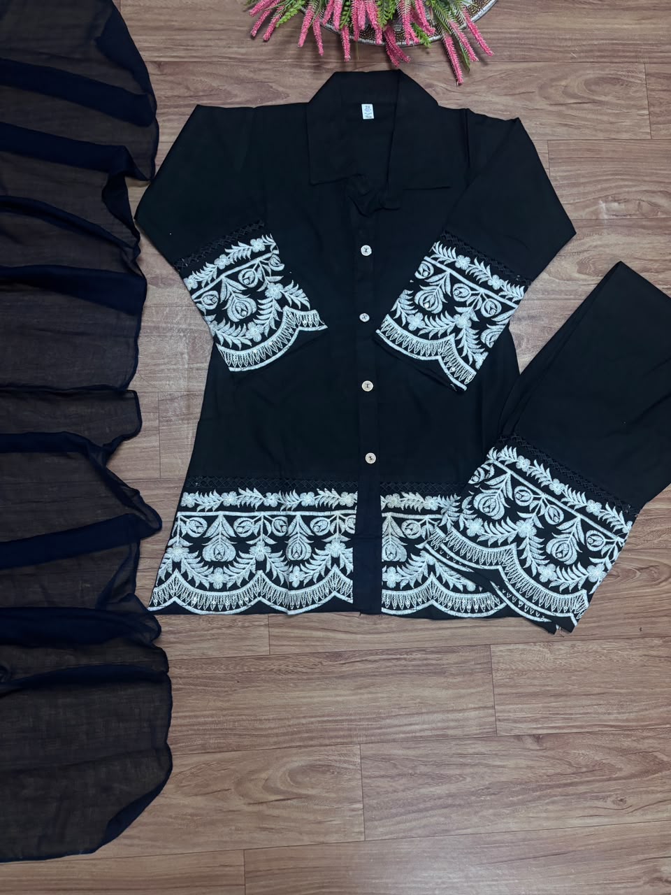 Kids dress with embroidery