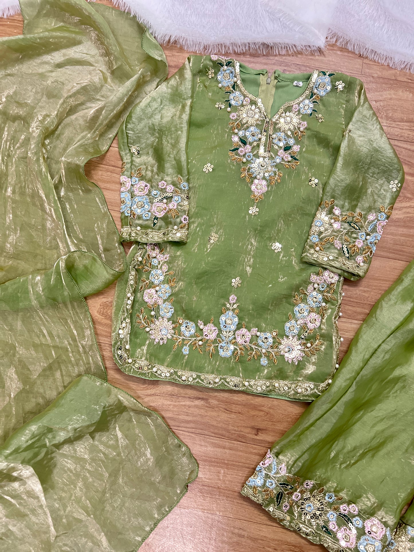 Kis Ethnic wear dresess CBRP 500 (5 AED Discount on Prepaid orders)