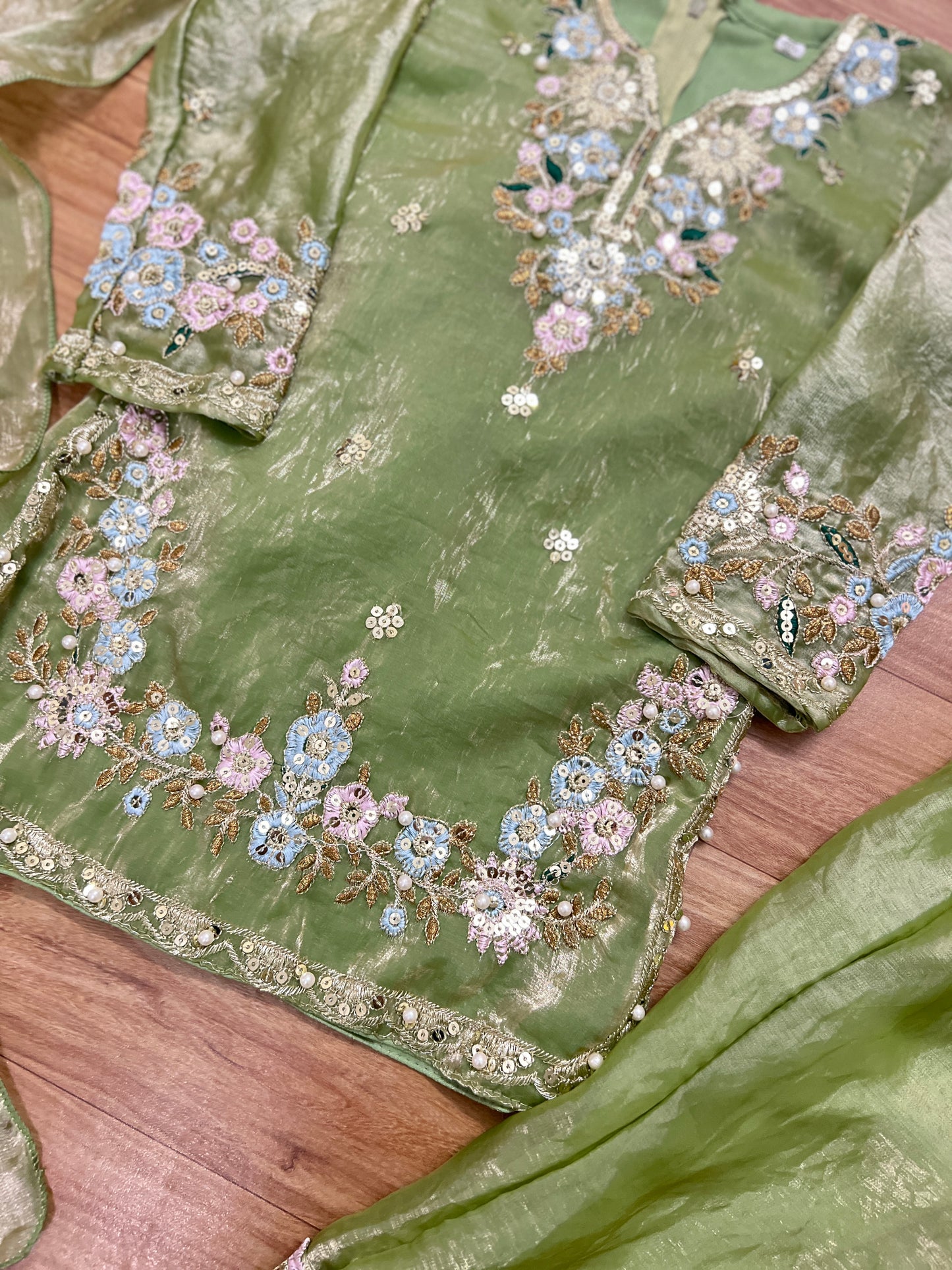 Kis Ethnic wear dresess CBRP 500 (5 AED Discount on Prepaid orders)
