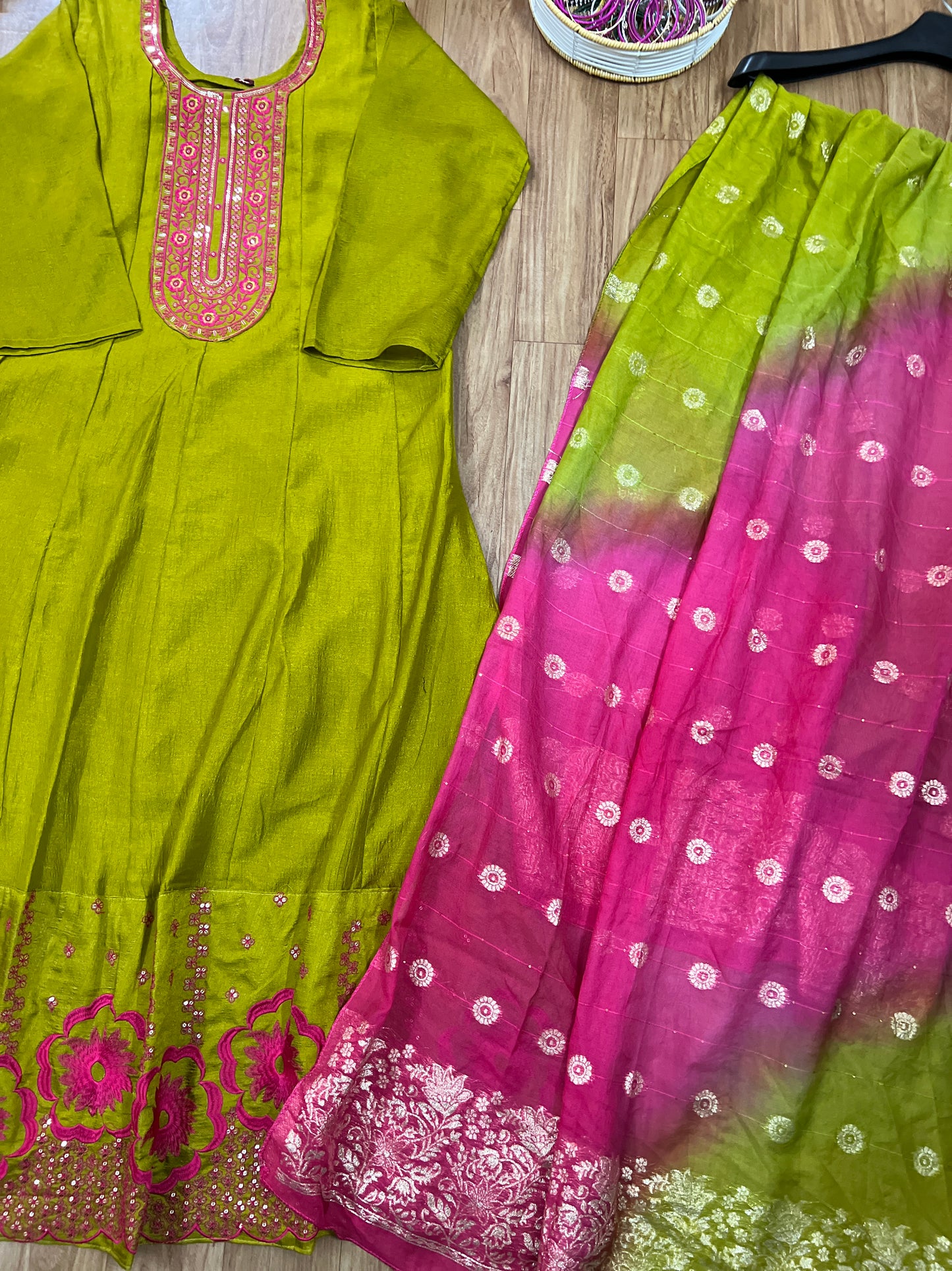 Premium suit set in shimer silk