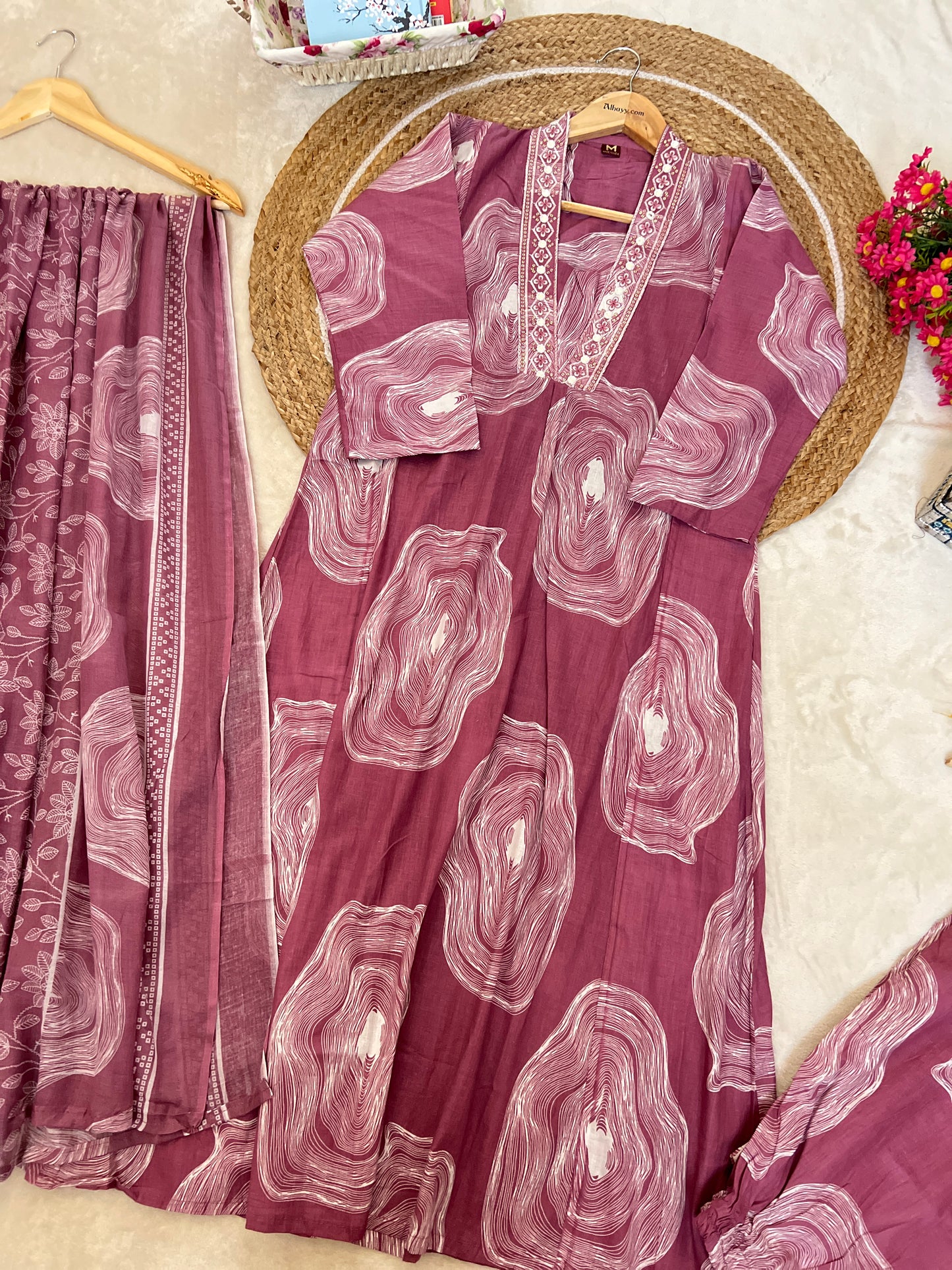 Premium cotton suit set ( embroidery on neck)