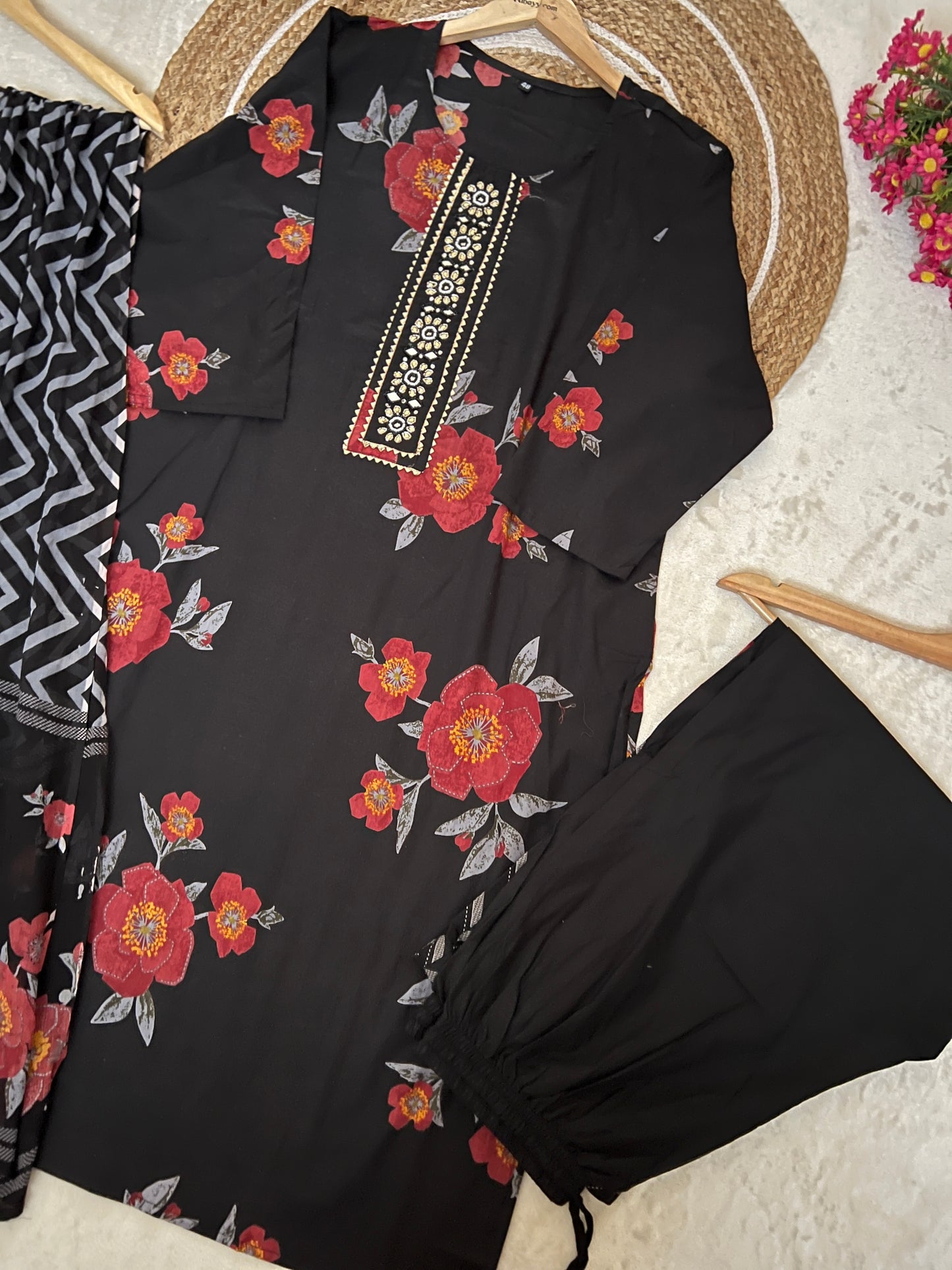 Plus-size Premium cotton suit set ( sequins work on neck )