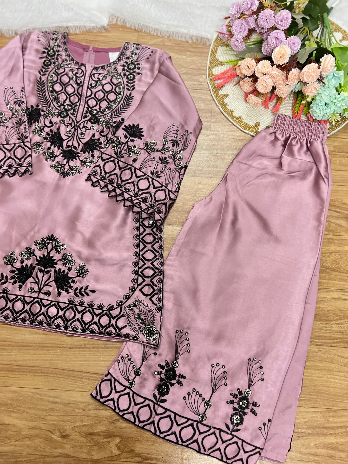 Premium material kids dress CBRP 500 (5 AED Discount on Prepaid order UAE)