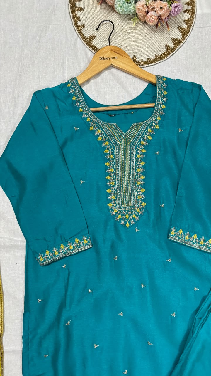 Salwar suit