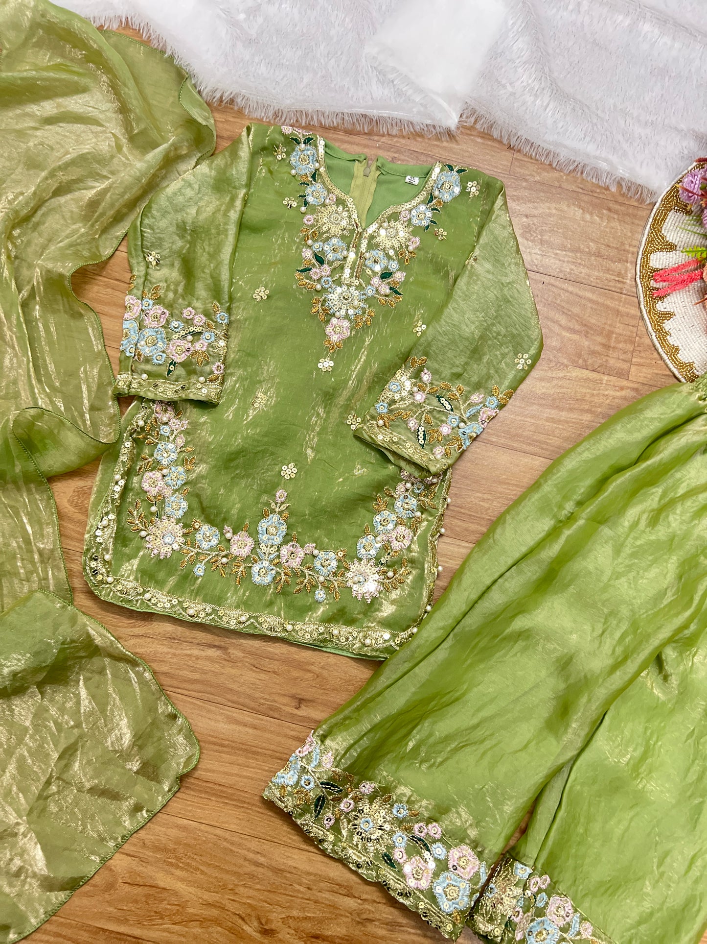 Kis Ethnic wear dresess CBRP 500 (5 AED Discount on Prepaid orders)