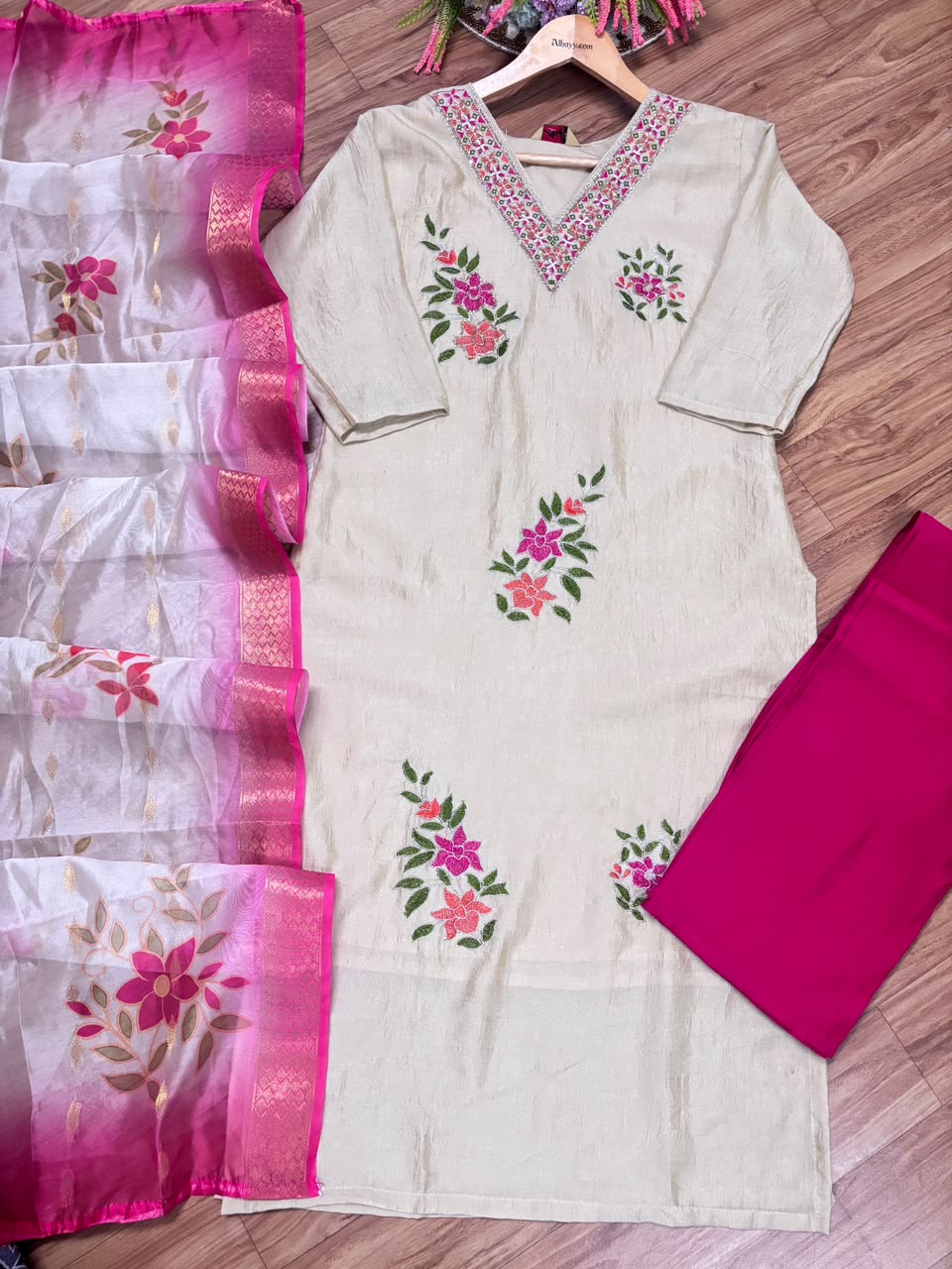 Tissue silk material suit