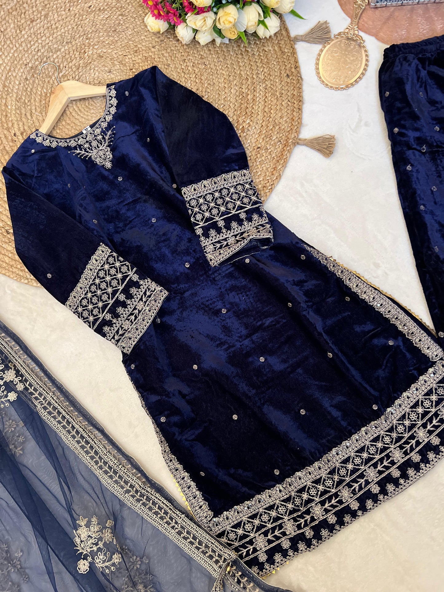 Pure velvet handwork suit