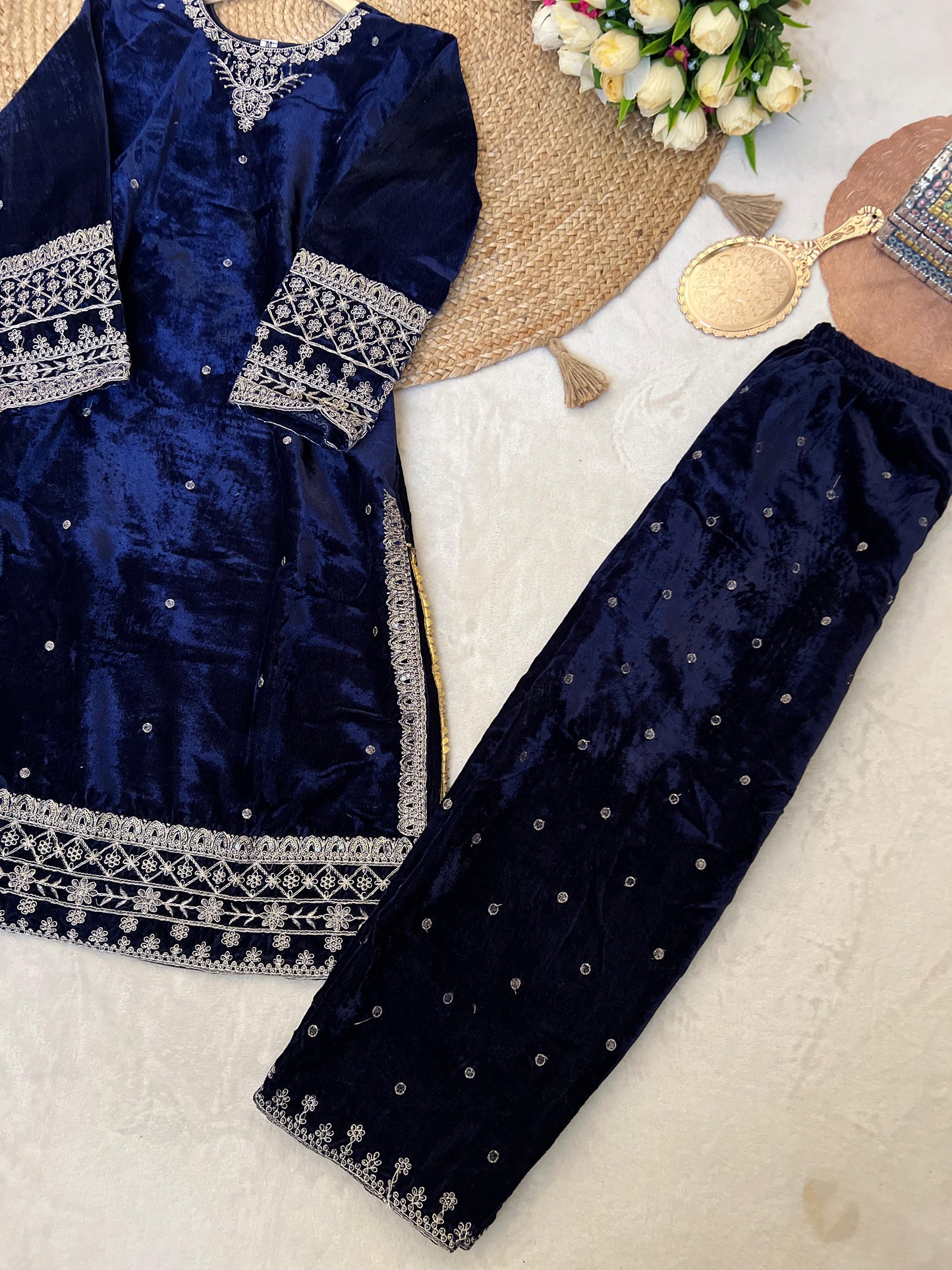 Pure velvet handwork suit