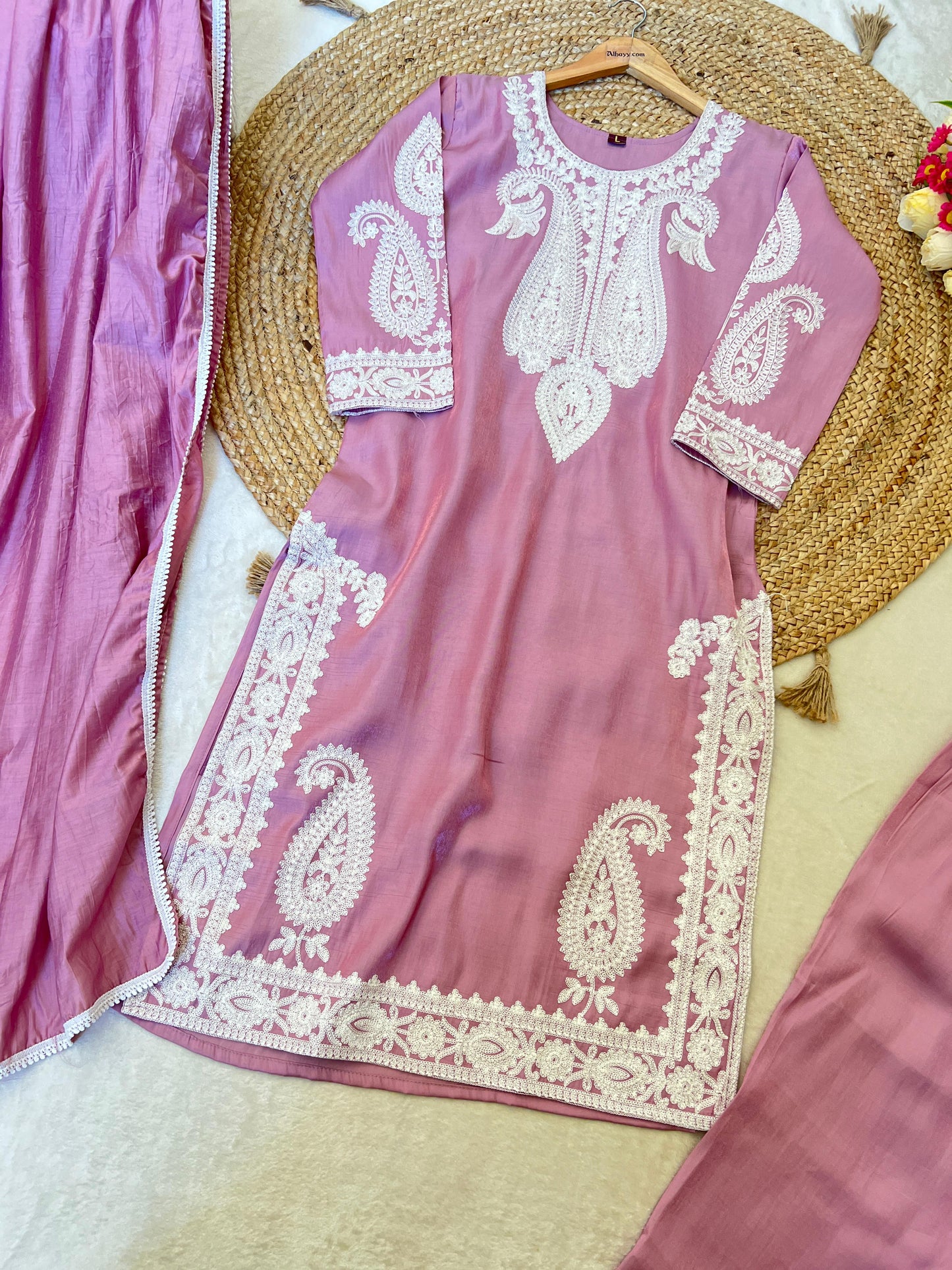 Premium silk blend with natural soft sheen CPRB1044